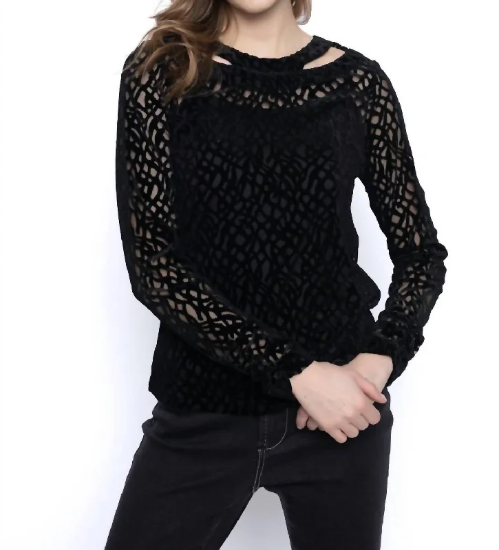 Cutout Neckline Top In Black