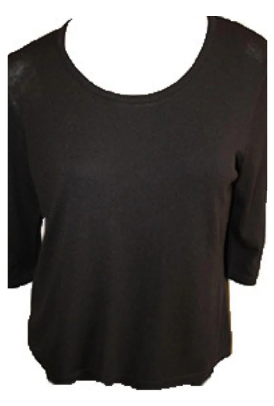 Three Quarter Sleeve Tunic Top In Black